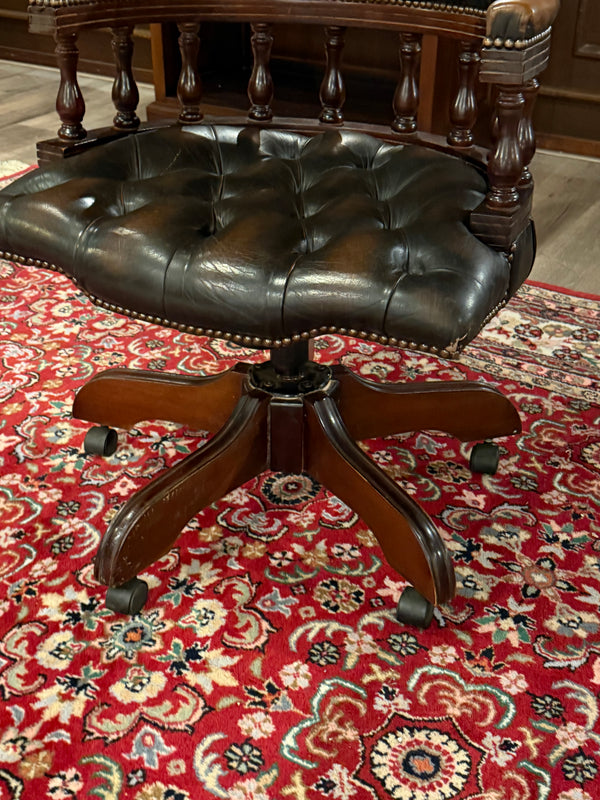 Vintage stoel, Chesterfield, eikenhout, bruin leer, 112