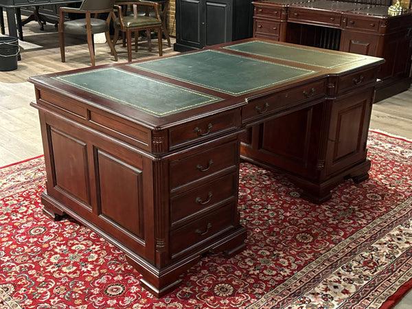 Vintage bureau, partnerdesk, klassiek Engels bureau, mahoniehout, groen leer, 615