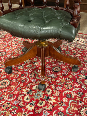 Vintage-Sessel, Chesterfield, Mahagoni, grünes Leder, 104