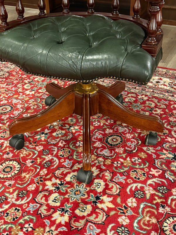 Vintage-Sessel, Chesterfield, Mahagoni, grünes Leder, 104