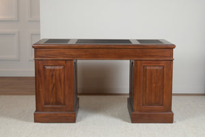 Regent 140x70 Amber, classic English desk, solid mahogany