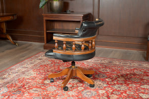 Vintage Stoel 241, zwart leer, mahoniehout, Chesterfield