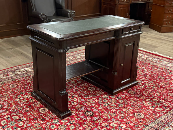 Bureau vintage, bureau anglais classique, acajou, cuir vert, 643