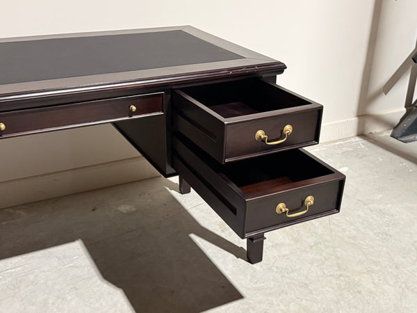 Vintage schrijftafel, klassiek Engels bureau, mahoniehout, zwart leer, 712