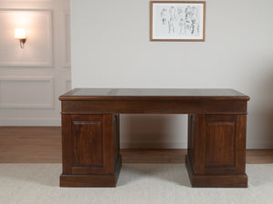 Regent 160x80 Walnoot, klassiek Engels bureau, massief mahoniehout