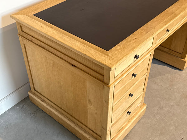 Vintage bureau, klassiek Engels bureau, eikenhout, bruin leer
