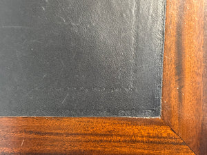 Vintage bureau, klassiek Engels bireau, mahoniehout, zwart leer, 693