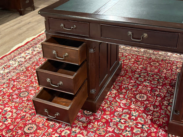 Bureau vintage, bureau anglais classique, acajou, cuir vert, 648