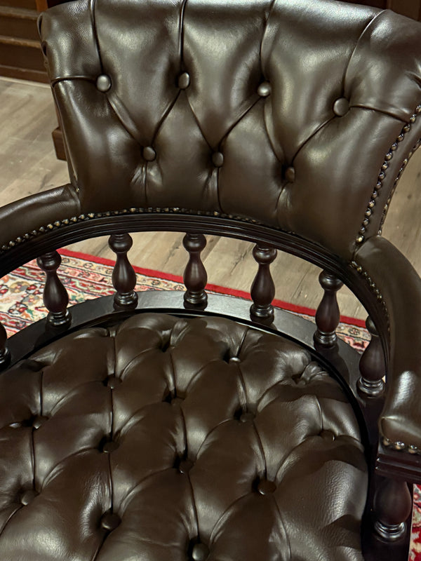 Vintage-Sessel, Chesterfield, Mahagoni, braunes Leder, 109