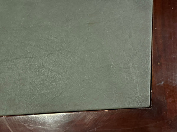 Bureau vintage, bureau anglais classique, acajou, cuir vert, 645