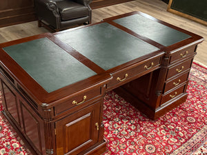 Vintage-Schreibtisch, Partnerdesk, klassischer englischer Schreibtisch, Mahagoni, grünes Leder, 653