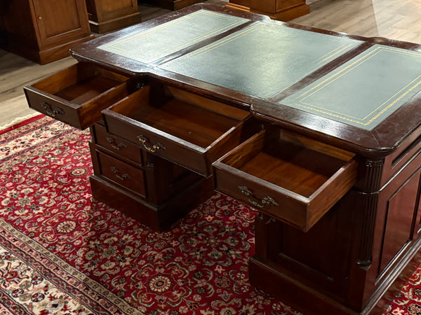 Vintage-Schreibtisch, klassischer englischer Schreibtisch, Mahagoni, grünes Leder, 640