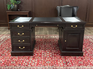 Vintage bureau, klassiek Engels bureau, mahoniehout, donker kersen, zwart leer, 631