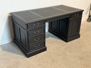 Vintage bureau, zwart, klassiek Engels bureau, mahoniehout , zwart leer, 702