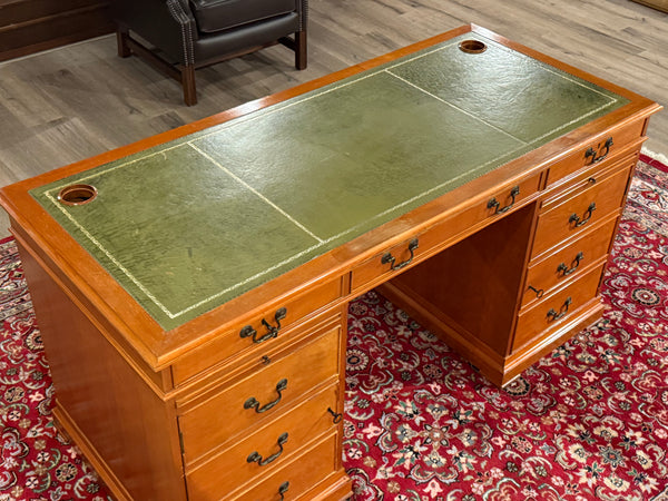 Vintage-Schreibtisch, klassischer englischer Schreibtisch, Mahagoni, grünes Leder, 651
