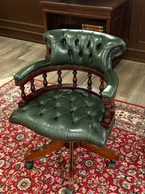 Vintage-Sessel, Chesterfield, Mahagoni, grünes Leder, 104