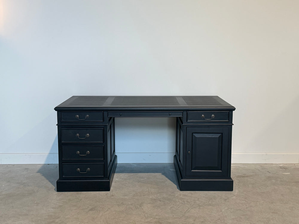Vintage bureau, zwart, klassiek Engels bureau, mahoniehout , zwart leer, 702