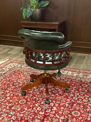 Vintage-Sessel, Chesterfield, Mahagoni, grünes Leder, 104