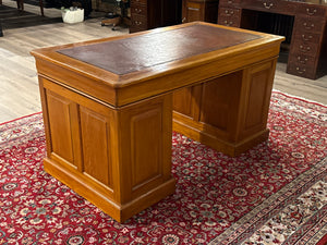 Vintage bureau, klassiek Engels bureau, mahoniehout, rood leer, 628