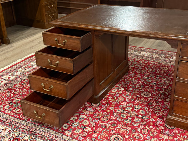 Vintage bureau, antiek, klassiek Engels bureau, eikenhout, bruin leer, 581