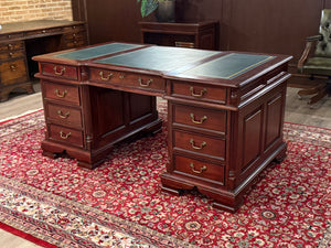 Bureau vintage, bureau anglais classique, acajou, cuir vert, 691