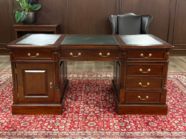 Vintage-Schreibtisch, Partnerdesk, klassischer englischer Schreibtisch, Mahagoni, grünes Leder, 653