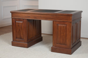 Regent 140x70 Amber, classic English desk, solid mahogany