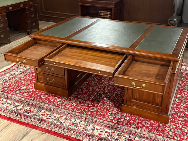 Vintage-Schreibtisch, Partner-Schreibtisch, klassischer englischer Schreibtisch, Mahagoni, grünes Leder, 638