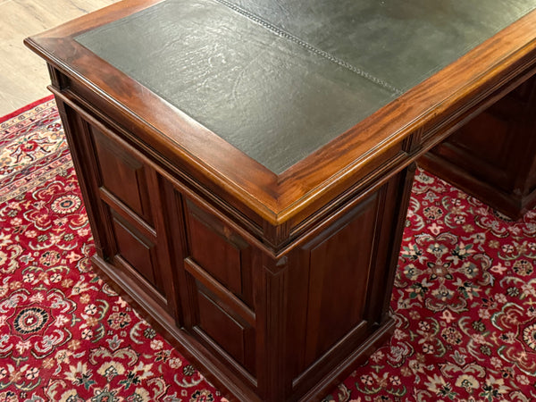Vintage bureau, klassiek Engels bureau, mahoniehout, bruin leer, 675