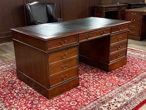 Vintage-Schreibtisch, klassischer englischer Schreibtisch, Mahagoni, grünes Leder, 642