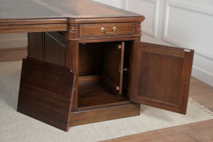 Pillar 200x150 walnoot (partnerdesk)