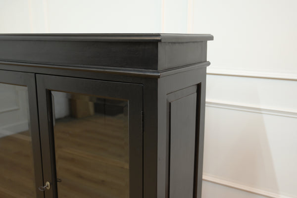 Vintage kast, vitrine kast, deurtjes met glas, mahoniehout, zwart