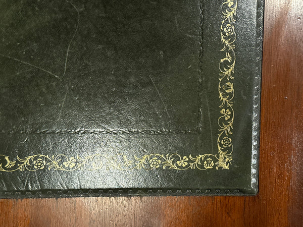 Vintage bureau, klassiek Engels bureau, mahoniehout, groen leer, 633