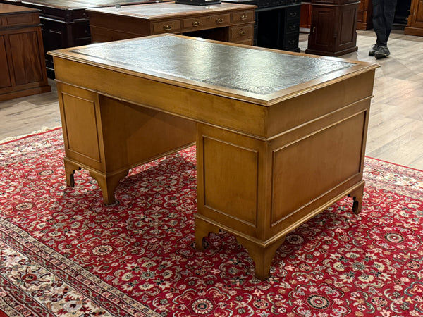 Vintage bureau, klassiek Engels bureau, mahoniehout, groen leer, 570