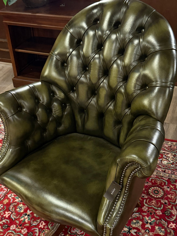 Vintage stoel, Chesterfield, eikenhout, groen leer, 115