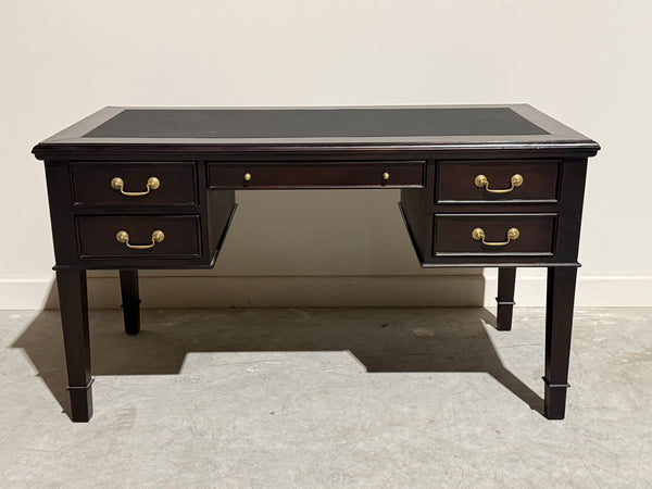 Vintage schrijftafel, klassiek Engels bureau, mahoniehout, zwart leer, 712