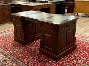 Vintage bureau, klassiek Engels bureau, mahoniehout, groen leer, 569