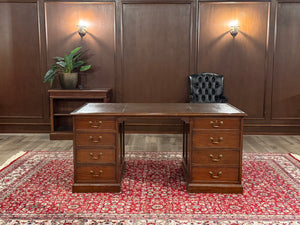 Vintage bureau, antiek, klassiek Engels bureau, eikenhout, bruin leer, 581