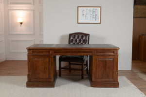 Pillar 180x90 Walnoot, klassiek Engels bureau, massief mahoniehout