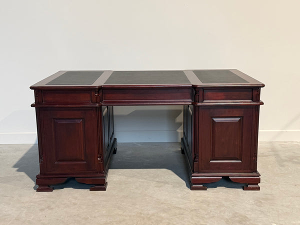 Vintage bureau, klassiek Engels bureau, mahoniehout, zwart leer, 688