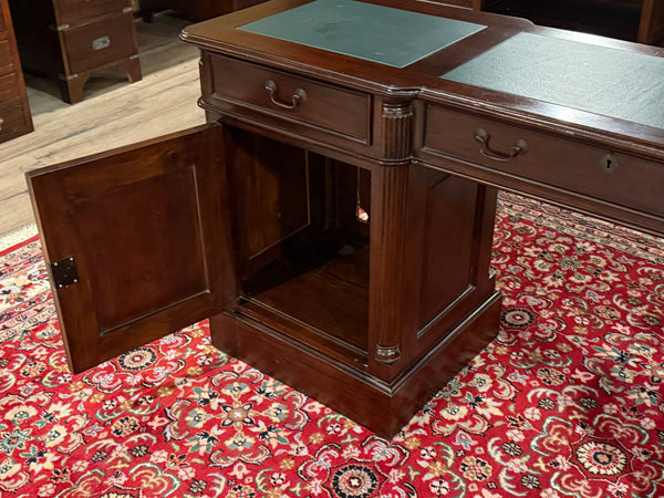 Bureau vintage, bureau anglais classique, acajou, cuir vert, 647