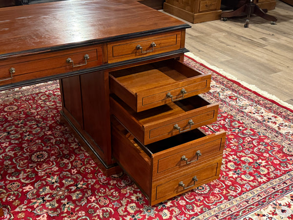Vintage bureau, klassiek Engels bureau, mahoniehout, 580
