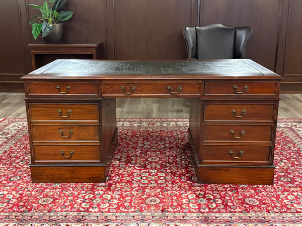Vintage-Schreibtisch, klassischer englischer Schreibtisch, Mahagoni, grünes Leder, 642