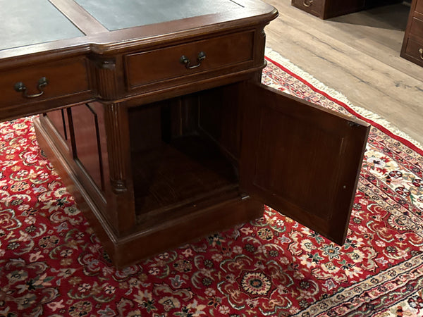 Vintage bureau, partnerdesk, klassiek Engels bureau, mahoniehout, groen leer, 632