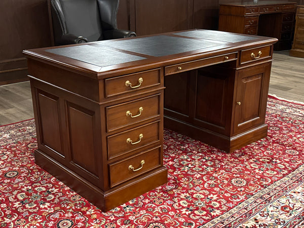 Vintage bureau, klassiek Engels bureau, mahoniehout, zwart leer, 629