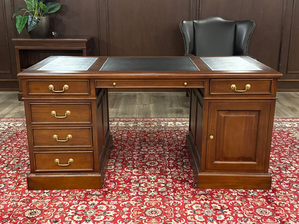 Vintage bureau, klassiek Engels bureau, mahoniehout, zwart leer, 629