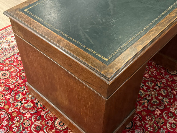 Vintage bureau, antiek Engels bureau, eikenhout, groen leer, 571