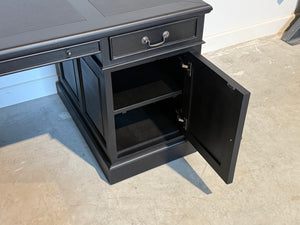 Vintage bureau, zwart, klassiek Engels bureau, mahoniehout , zwart leer, 702