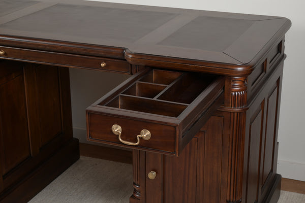 Pillar 140x70 Walnoot, klassiek Engels bureau, massief mahoniehout