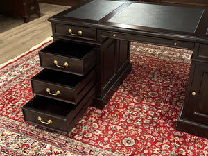 Vintage bureau, klassiek Engels bureau, mahoniehout, donker kersen, zwart leer, 631